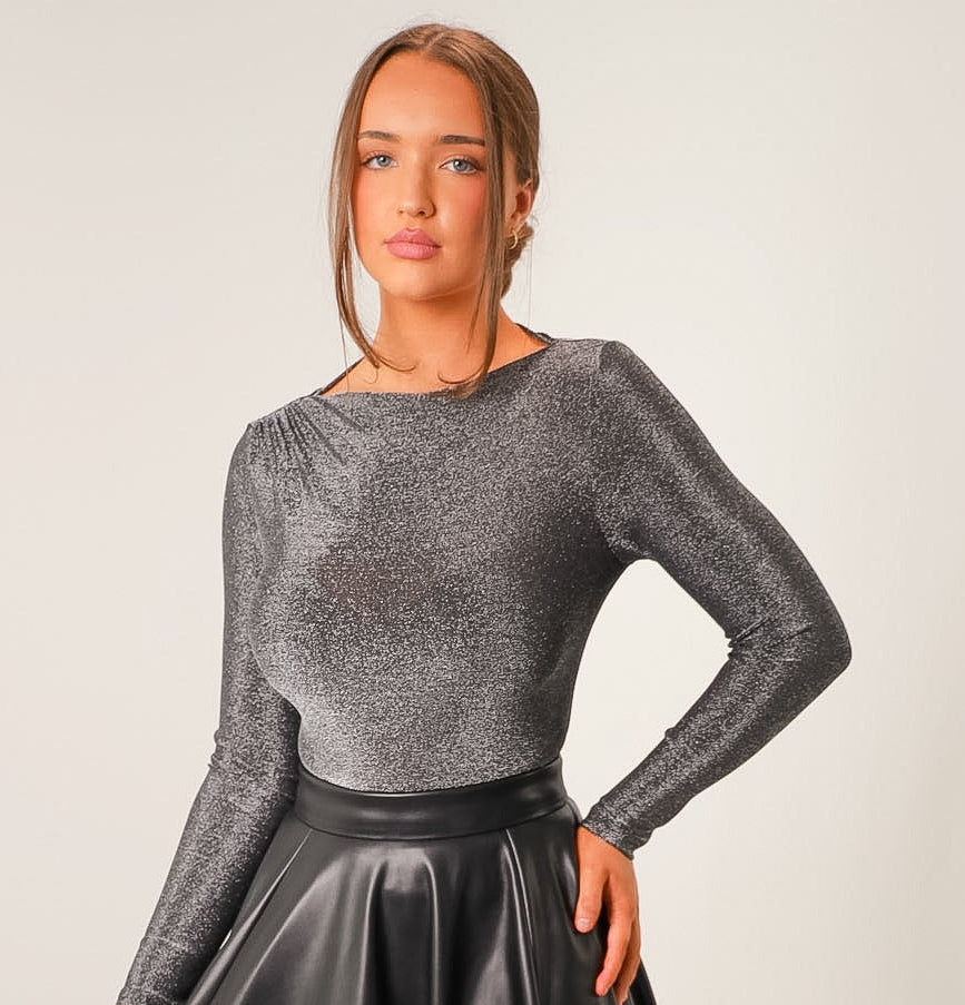 THE IRIS TOP