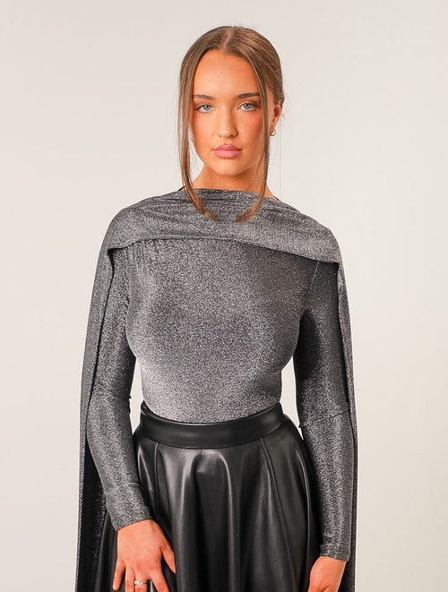 THE IRIS TOP